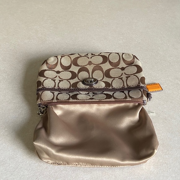 Coach wristlet. - Picture 6 of 16